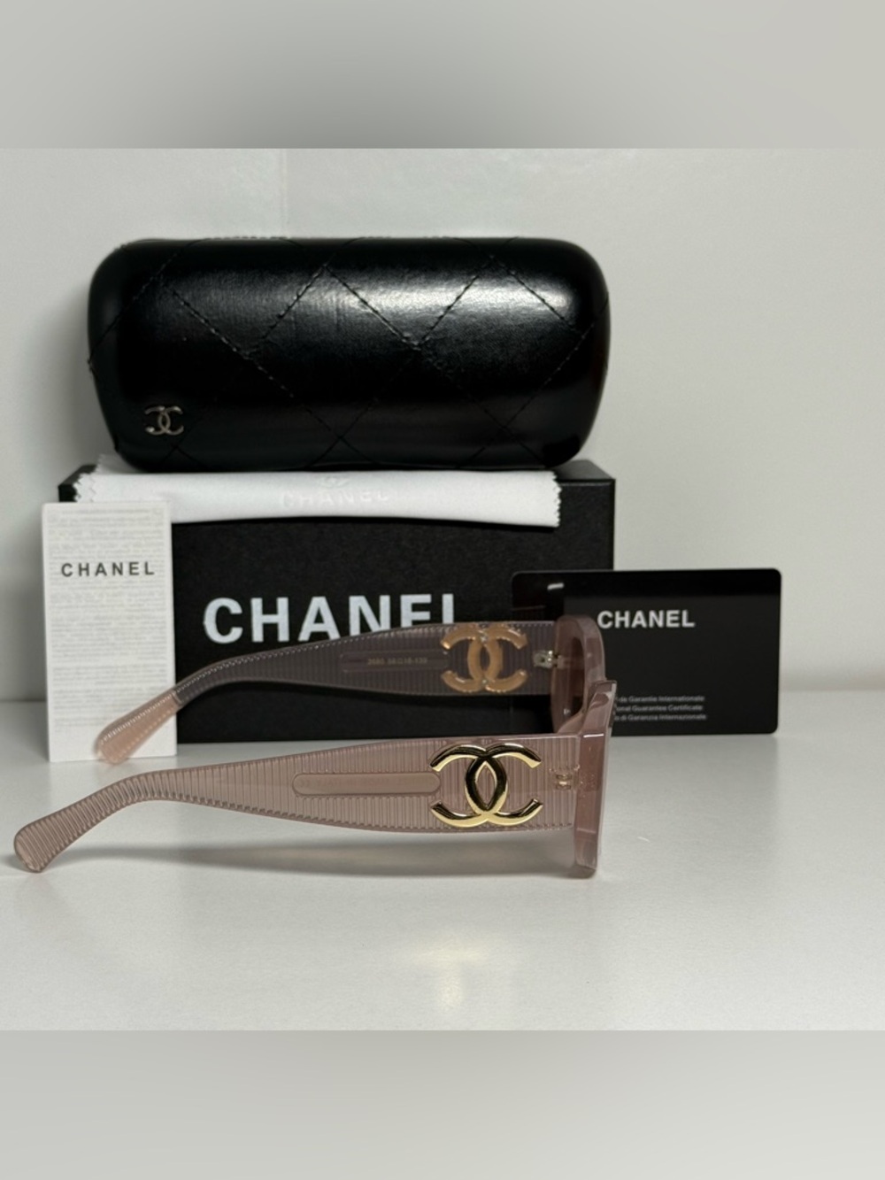CHANEL Pink Cat-Eye Sunglasses with Signature CC Logo - Picture 3 of 4